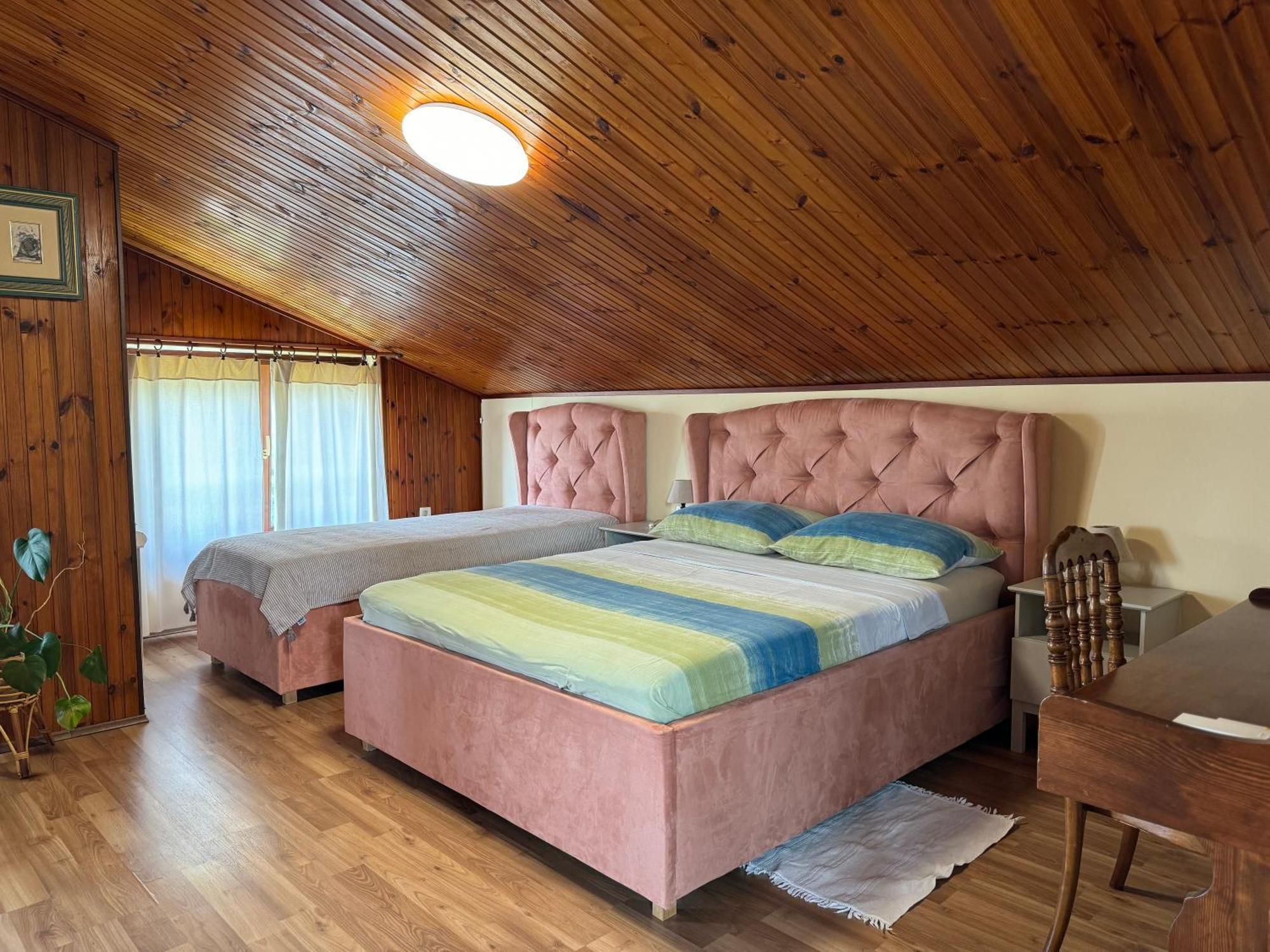 Enam Room Kojsko Екстериор снимка