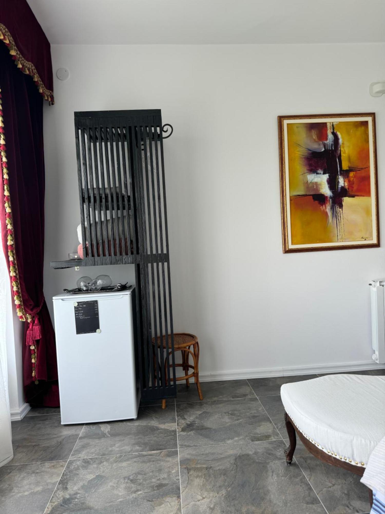 Enam Room Kojsko Екстериор снимка